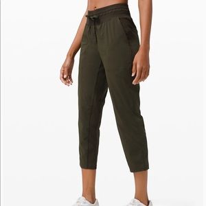 Lululemon Dance Studio Crops